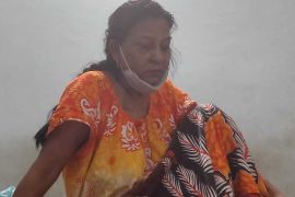Lakshmi Yadav, 51, has tested positive for COVID and has missed dialysis appointments as the hospitals are overrun [Saurabh Sharma/Al Jazeera]