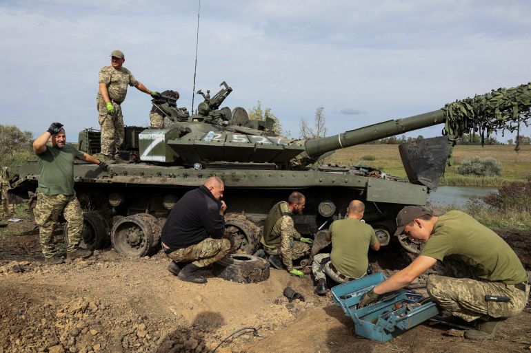 Ukrainian servicemen