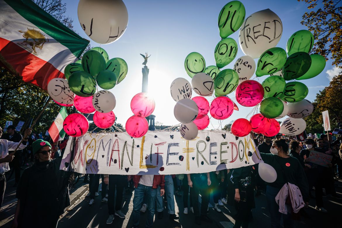 Protests in solidarity with Iranian women in Berlin.