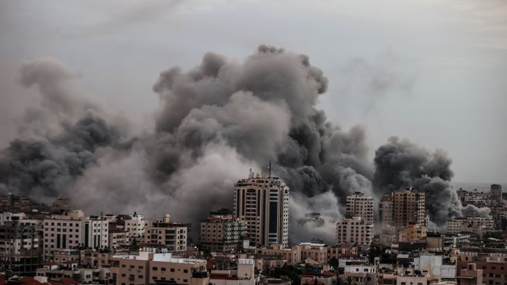 GAZA CITY, GAZA - OCTOBER 09: Smoke rises over the buildings as the Israeli airstrikes continue in Al-Rimal Neighbourhood of Gaza City, Gaza on October 9, 2023. ( Ali Jadallah - Anadolu Agency )