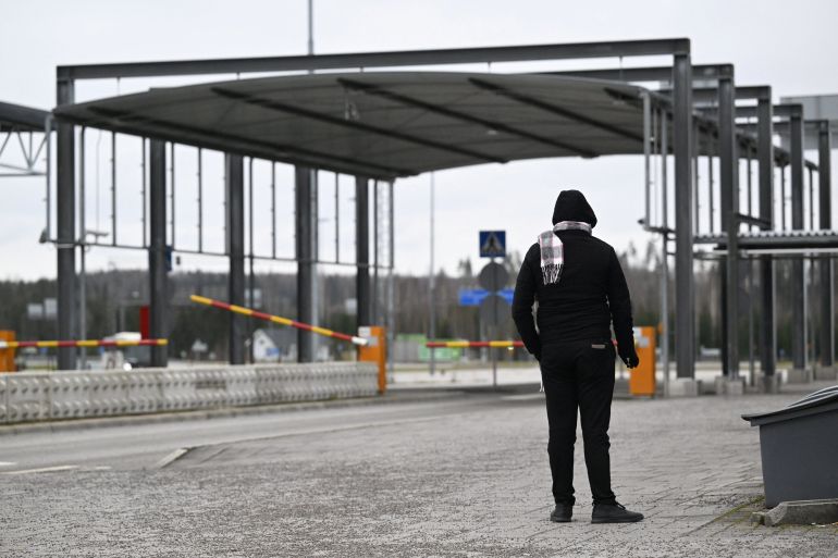 A view of the border between Russia and Finland at the Nuijamaa border checkpoint in Lappeenranta, Finland on November 15, 2023. An increasing number of citizens from third countries have arrived via Russia to Finnish border-crossing points without proper documentation this autumn. Finland has no longer allowed people to enter via southeastern border crossings on bicycles, only in motor vehicles. Lehtikuva/Vesa Moilanen via REUTERS ATTENTION EDITORS - THIS IMAGE WAS PROVIDED BY A THIRD PARTY. NO THIRD PARTY SALES. NOT FOR USE BY REUTERS THIRD PARTY DISTRIBUTORS. FINLAND OUT. NO COMMERCIAL OR EDITORIAL SALES IN FINLAND.