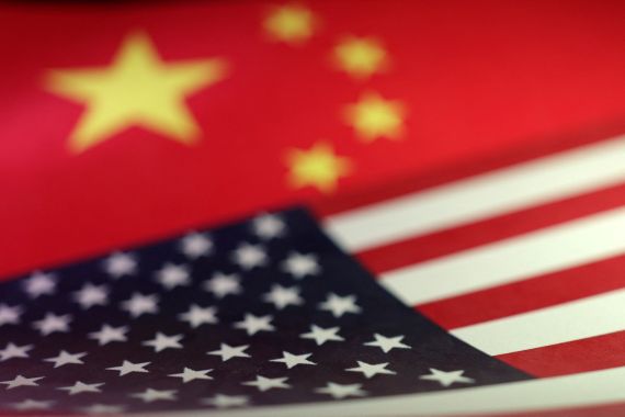 US and Chinese flags.