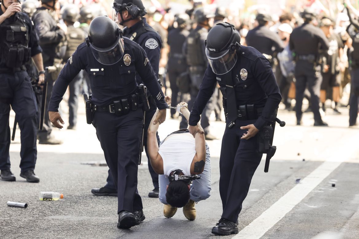 Protests intensify in Los Angeles as National Guard troops deploy