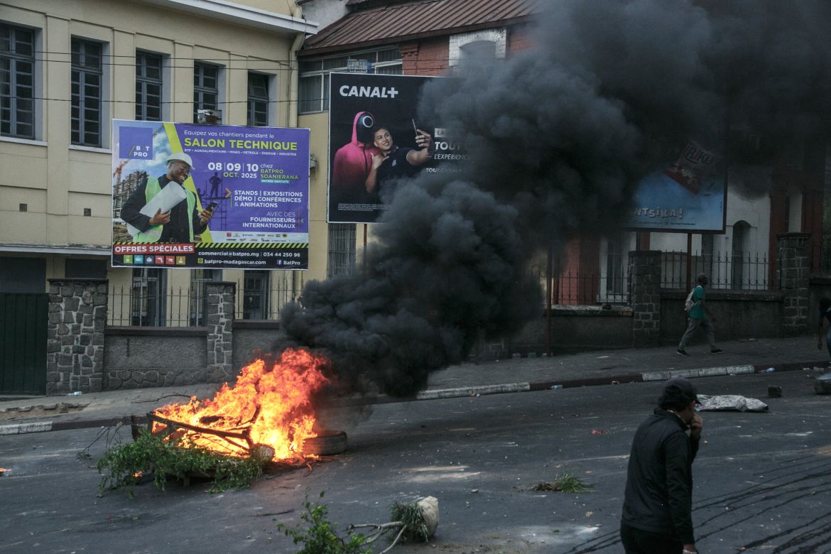 Madagascar protesters return to streets despite move to dissolve government