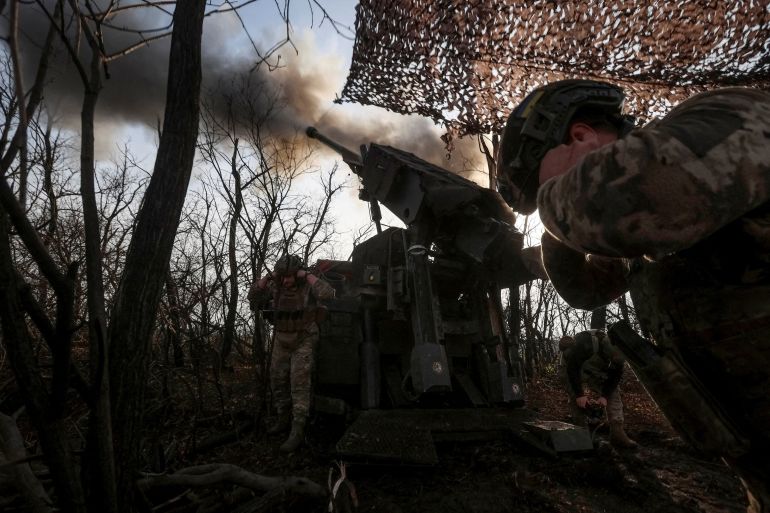 FILE PHOTO: Servicemen of the 148th Separate Artillery Zhytomyr Brigade of the Armed Forces of Ukraine fire a Caesar self-propelled howitzer towards Russian troops at a position on the front line, amid Russia's attack on Ukraine, near the frontline town of Pokrovsk in Donetsk region, Ukraine November 23, 2025. REUTERS/Anatolii Stepanov TPX IMAGES OF THE DAY/File Photo