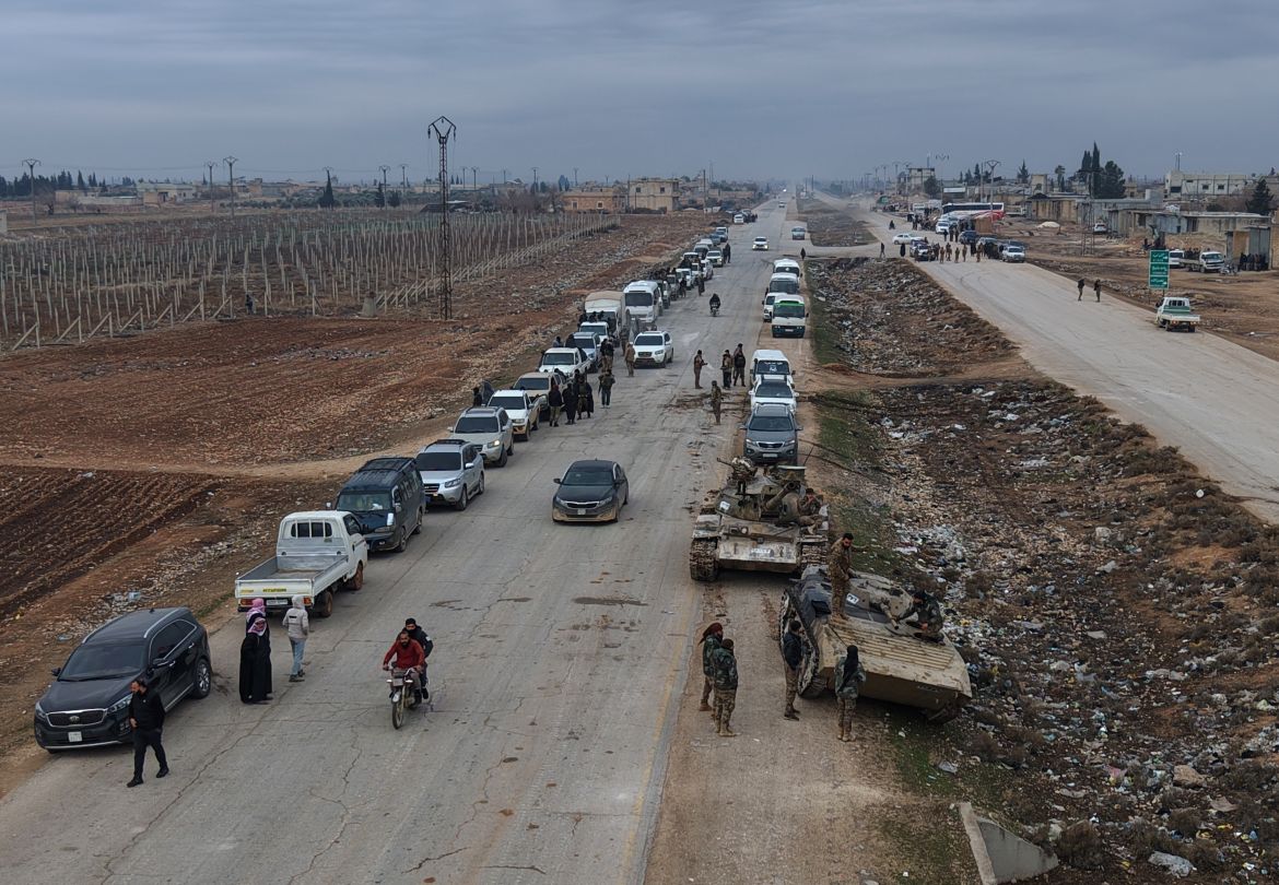 Syrian army enters the city after SDF withdraws from Dayr Hafir
