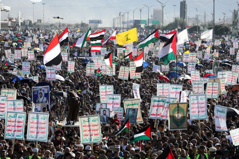 Protesters, predominantly Houthi supporters, demonstrate in solidarity with the Palestinians in the Gaza Strip, in Sanaa, Yemen January 10, 2025. REUTERS/Khaled Abdullah