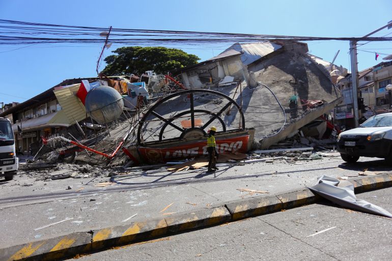 Philippines earthquake kills 15