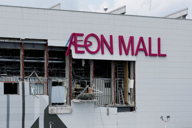 The damaged exterior of the Aeon Mall shopping centre, where an explosion occurred after an earthquake with a magnitude of 7.1 struck Japan's southern Kumamoto prefecture, in Kashima Town, Kumamoto Prefecture, Japan, July 29, 2026. [Kim Kyung-Hoon/Reuters]
